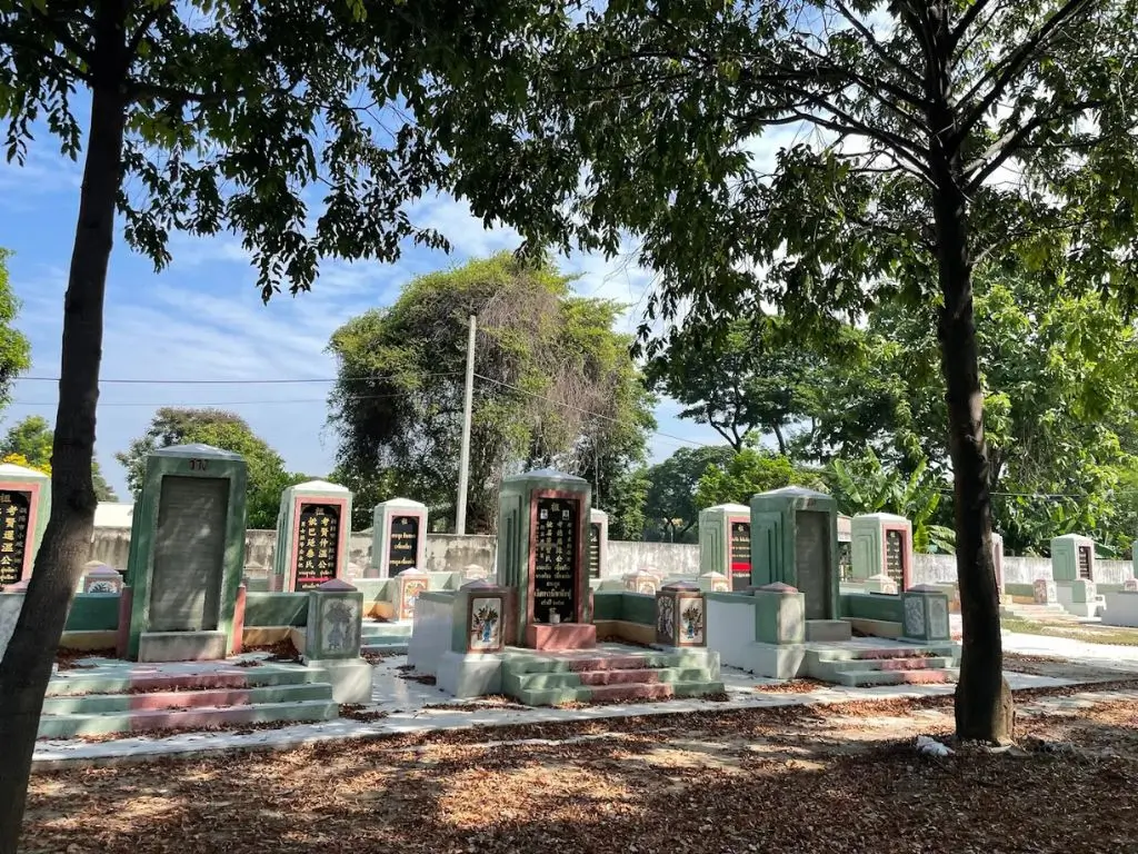 Kanchanaburi War Cemetery (DonRak)