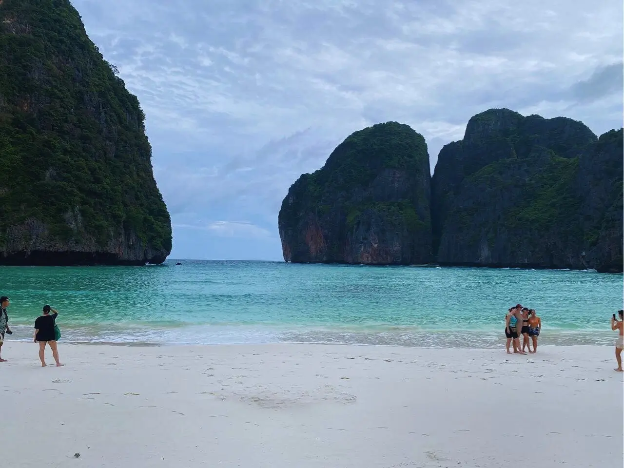 Tour Phi Phi and Maya Bay (2)